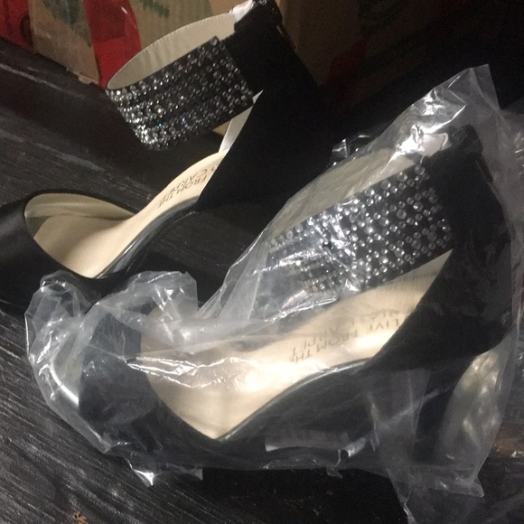 STUNNING LIVE From the red carpet heels blk - Picture 4 of 7